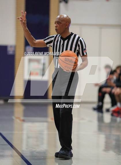 Thumbnail 2 in Village Christian vs Maranatha photogallery.