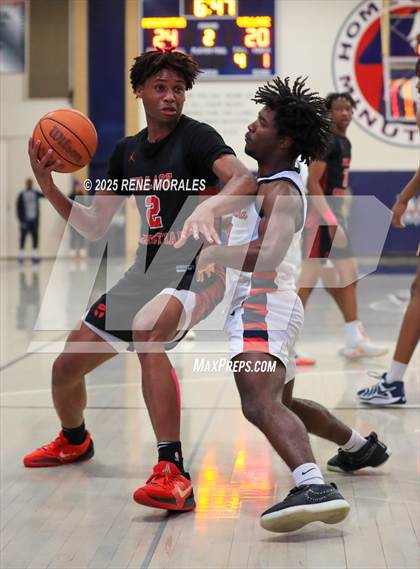 Thumbnail 2 in Village Christian vs Maranatha photogallery.