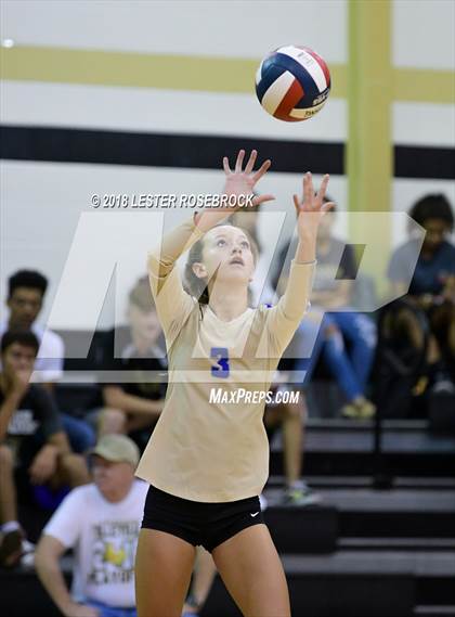 Thumbnail 3 in Tivy @ Seguin photogallery.