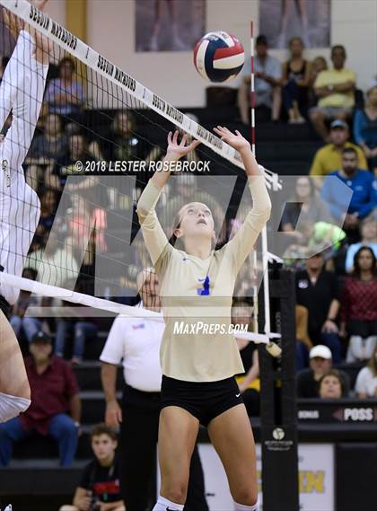 Thumbnail 3 in Tivy @ Seguin photogallery.