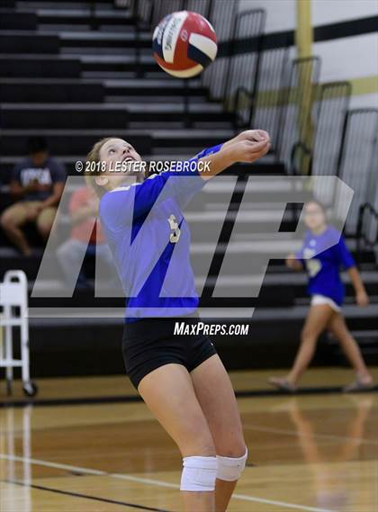 Thumbnail 1 in Tivy @ Seguin photogallery.