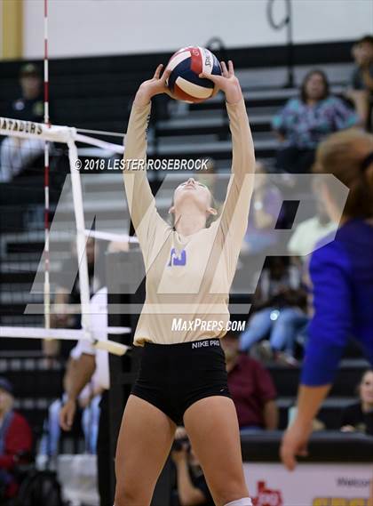 Thumbnail 3 in Tivy @ Seguin photogallery.