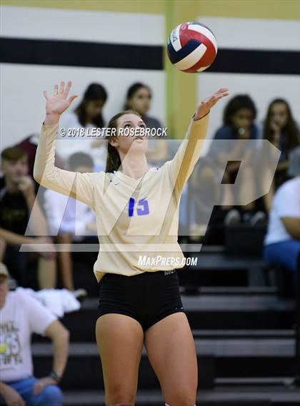 Thumbnail 2 in Tivy @ Seguin photogallery.