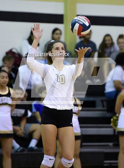 Thumbnail 2 in Tivy @ Seguin photogallery.
