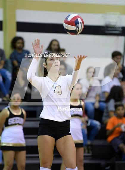Thumbnail 3 in Tivy @ Seguin photogallery.