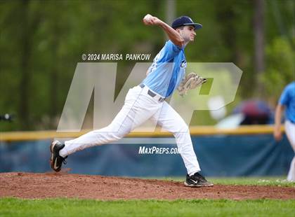 Thumbnail 3 in Bishop Grimes vs Henninger photogallery.