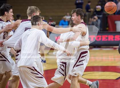 Thumbnail 3 in Woodbury vs. Verona (NJSIAA Group 1 Final) photogallery.