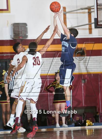 Thumbnail 2 in Suffern vs Mt. Vernon (Section 1 Class AA Quarterfinal) photogallery.