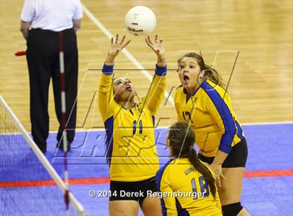 Thumbnail 2 in Weldon Valley vs Kit Carson (CHSAA 1A Playoff) photogallery.