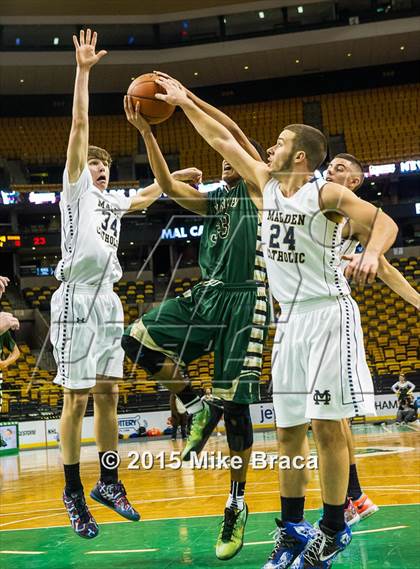 Thumbnail 2 in Bishop Hendricken @ Malden Catholic (Good Sports TD Garden Invitational) photogallery.