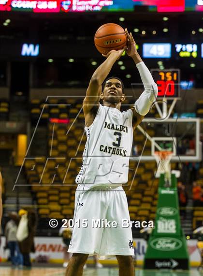Thumbnail 1 in Bishop Hendricken @ Malden Catholic (Good Sports TD Garden Invitational) photogallery.