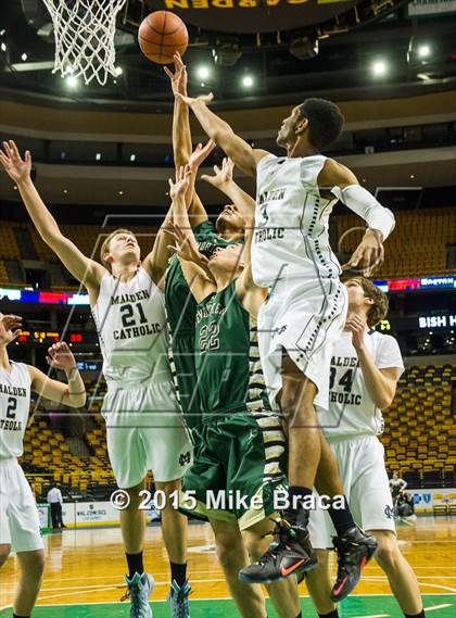 Thumbnail 2 in Bishop Hendricken @ Malden Catholic (Good Sports TD Garden Invitational) photogallery.