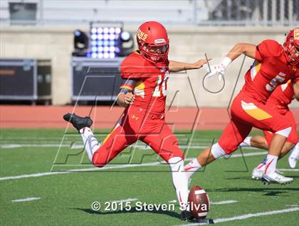 Thumbnail 2 in Cathedral Catholic vs. Oaks Christian (2015 SoCal Honor Bowl) photogallery.
