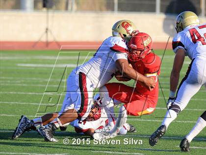 Thumbnail 2 in Cathedral Catholic vs. Oaks Christian (2015 SoCal Honor Bowl) photogallery.