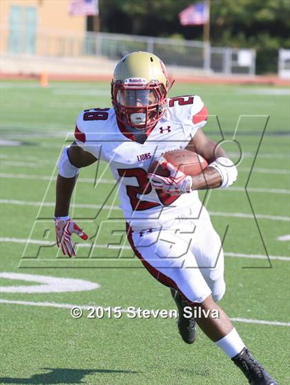 Thumbnail 1 in Cathedral Catholic vs. Oaks Christian (2015 SoCal Honor Bowl) photogallery.