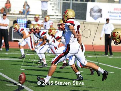 Thumbnail 2 in Cathedral Catholic vs. Oaks Christian (2015 SoCal Honor Bowl) photogallery.