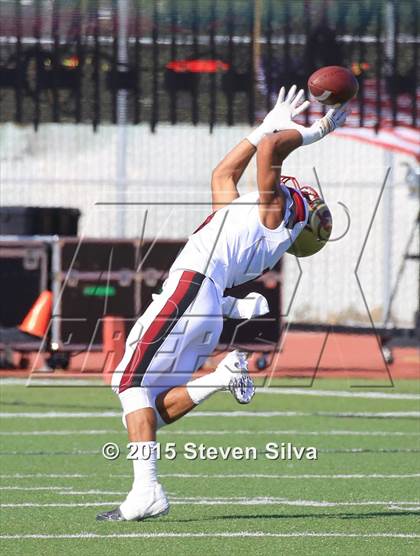 Thumbnail 2 in Cathedral Catholic vs. Oaks Christian (2015 SoCal Honor Bowl) photogallery.