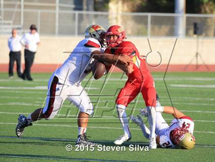 Thumbnail 3 in Cathedral Catholic vs. Oaks Christian (2015 SoCal Honor Bowl) photogallery.