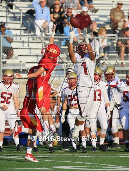 Thumbnail 3 in Cathedral Catholic vs. Oaks Christian (2015 SoCal Honor Bowl) photogallery.