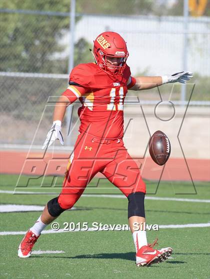 Thumbnail 1 in Cathedral Catholic vs. Oaks Christian (2015 SoCal Honor Bowl) photogallery.