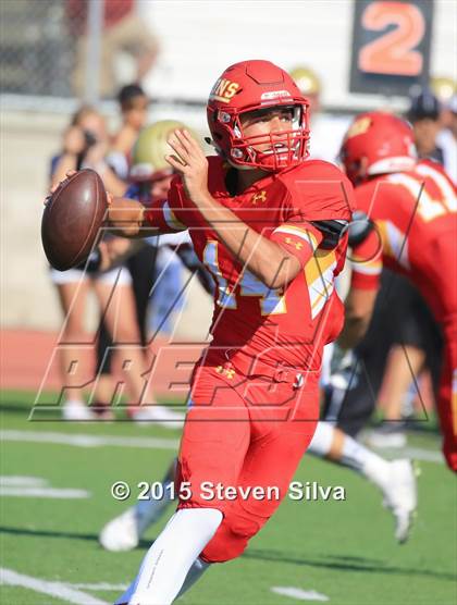 Thumbnail 1 in Cathedral Catholic vs. Oaks Christian (2015 SoCal Honor Bowl) photogallery.