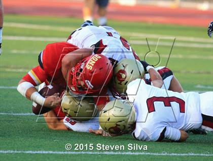 Thumbnail 3 in Cathedral Catholic vs. Oaks Christian (2015 SoCal Honor Bowl) photogallery.