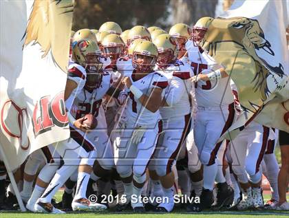 Thumbnail 2 in Cathedral Catholic vs. Oaks Christian (2015 SoCal Honor Bowl) photogallery.