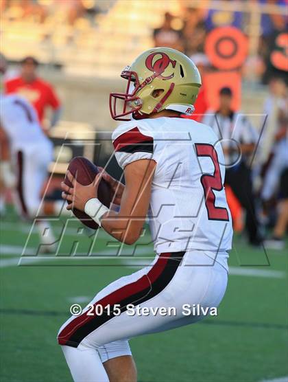 Thumbnail 2 in Cathedral Catholic vs. Oaks Christian (2015 SoCal Honor Bowl) photogallery.