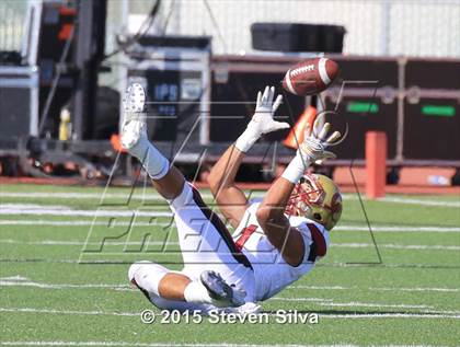 Thumbnail 3 in Cathedral Catholic vs. Oaks Christian (2015 SoCal Honor Bowl) photogallery.