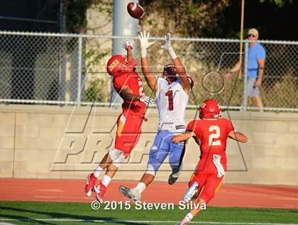 Thumbnail 2 in Cathedral Catholic vs. Oaks Christian (2015 SoCal Honor Bowl) photogallery.