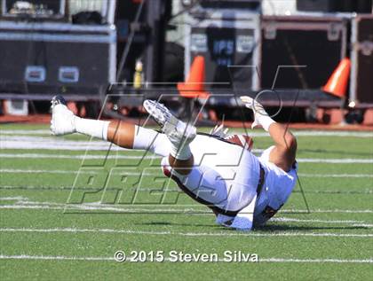 Thumbnail 1 in Cathedral Catholic vs. Oaks Christian (2015 SoCal Honor Bowl) photogallery.