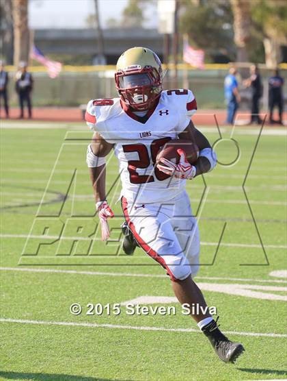 Thumbnail 3 in Cathedral Catholic vs. Oaks Christian (2015 SoCal Honor Bowl) photogallery.