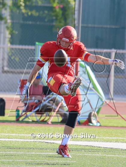 Thumbnail 1 in Cathedral Catholic vs. Oaks Christian (2015 SoCal Honor Bowl) photogallery.