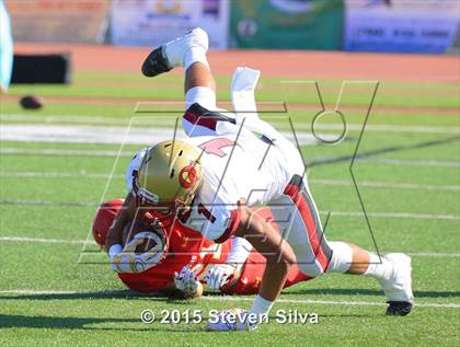 Thumbnail 2 in Cathedral Catholic vs. Oaks Christian (2015 SoCal Honor Bowl) photogallery.