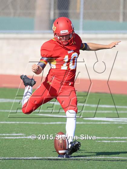 Thumbnail 3 in Cathedral Catholic vs. Oaks Christian (2015 SoCal Honor Bowl) photogallery.
