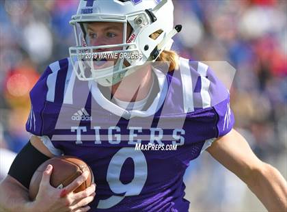 Thumbnail 1 in Sabine @ Mt. Vernon (UIL 3A Bi-District Playoff) photogallery.