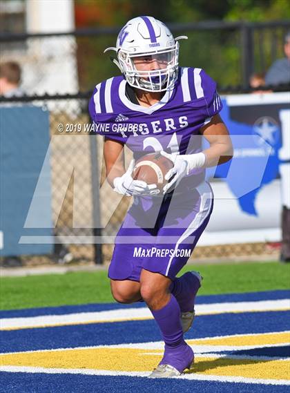 Thumbnail 3 in Sabine @ Mt. Vernon (UIL 3A Bi-District Playoff) photogallery.
