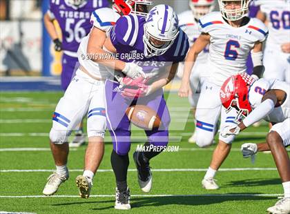 Thumbnail 1 in Sabine @ Mt. Vernon (UIL 3A Bi-District Playoff) photogallery.