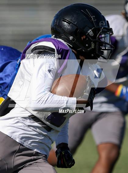 Thumbnail 3 in Bishop Amat vs Rancho Cucamonga (Scrimmage) photogallery.