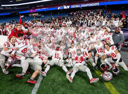 Thumbnail 2 in Catholic Memorial vs King Philip Regional (MIAA Division 2 State Final) photogallery.