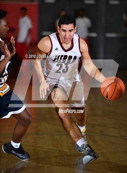 Thumbnail 2 in Rancho Christian vs. JSerra Catholic (Nike Extravaganza) photogallery.