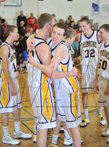 Thumbnail 3 in Clayton vs Drummond (WIAA D5 Sectional Final) photogallery.