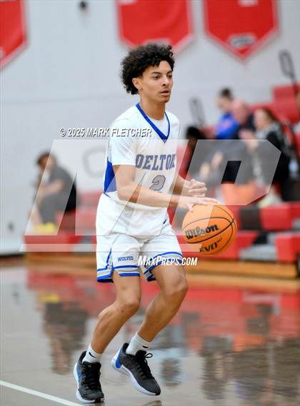 Thumbnail 3 in Deltona vs Flagler Palm Coast (Barracuda New Years Shootout) photogallery.