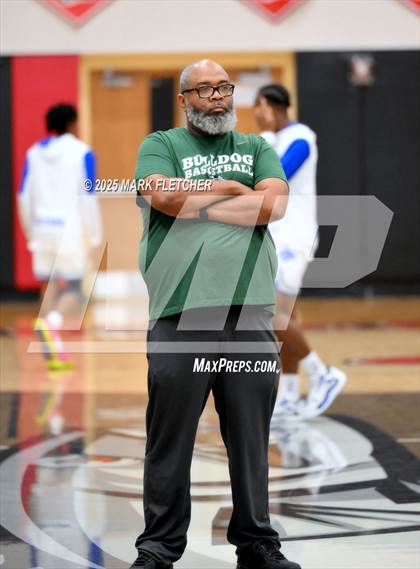 Thumbnail 3 in Deltona vs Flagler Palm Coast (Barracuda New Years Shootout) photogallery.