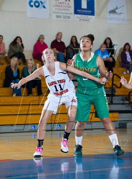 Thumbnail 3 in Santa Ynez vs St. Joseph (Gold Coast Tournament) photogallery.