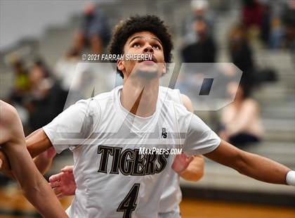 Thumbnail 2 in Klein Oak @ Klein Collins photogallery.