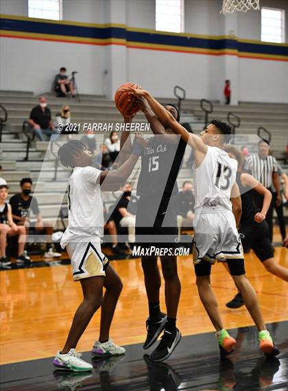 Thumbnail 2 in Klein Oak @ Klein Collins photogallery.