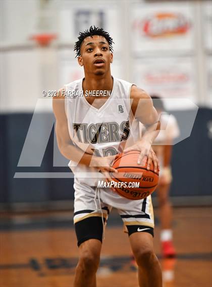 Thumbnail 2 in Klein Oak @ Klein Collins photogallery.
