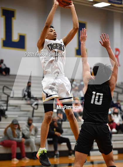 Thumbnail 2 in Klein Oak @ Klein Collins photogallery.