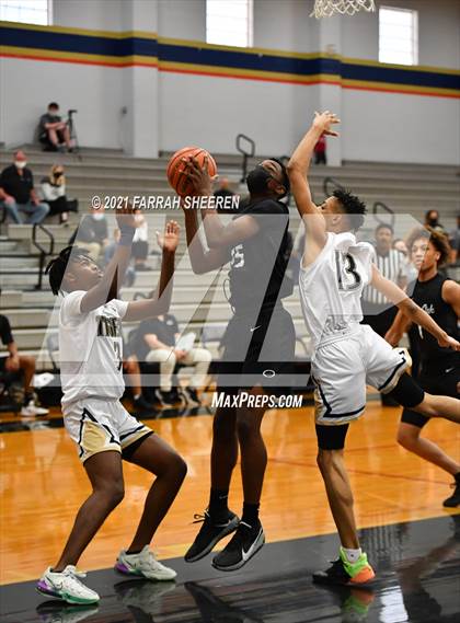 Thumbnail 1 in Klein Oak @ Klein Collins photogallery.